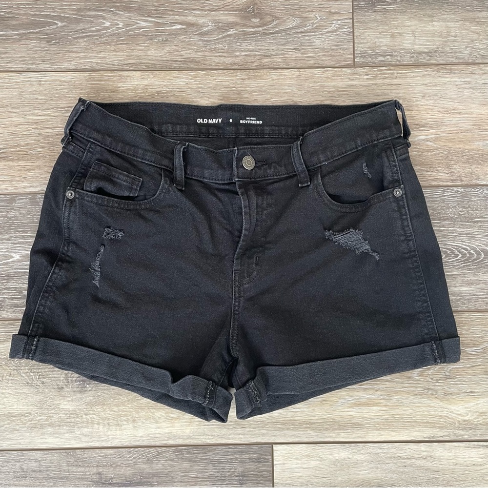 NWOT Old Navy Mid-Rise Boyfriend Ripped Black Jean Shorts